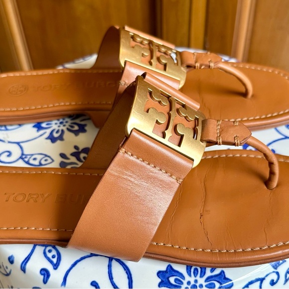 Tory Burch Tan Sandals with Gold Logo - Picture 3 of 5